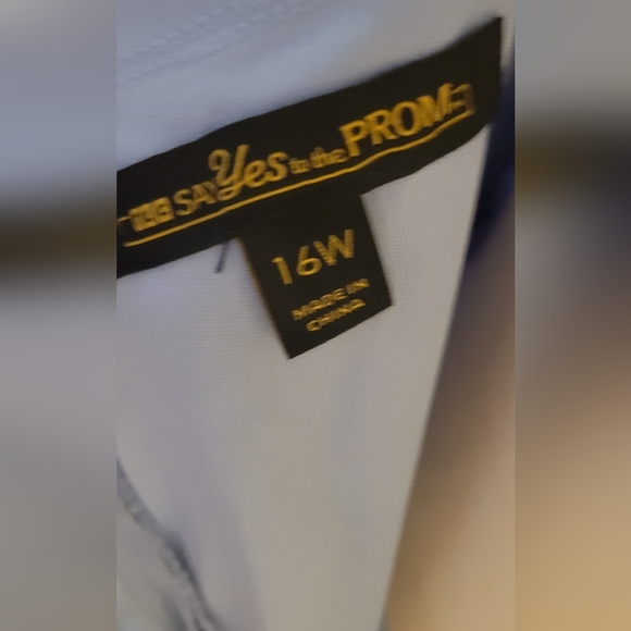 Elegant Blue Floral Maxi Dress - Picture 7 of 10